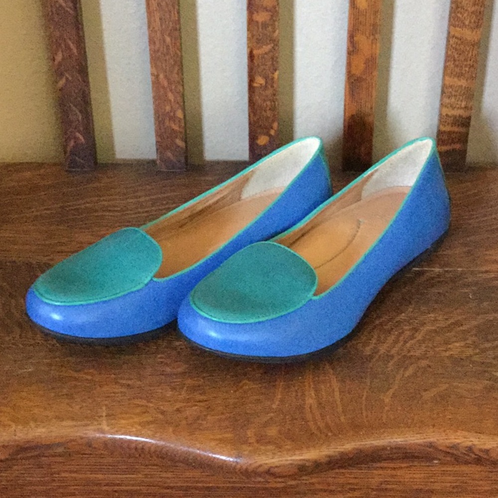 Dansko Flats Size 37, NWOB